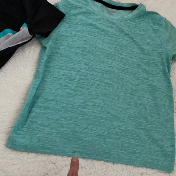Pair old navy active tees - Picture 4 of 4